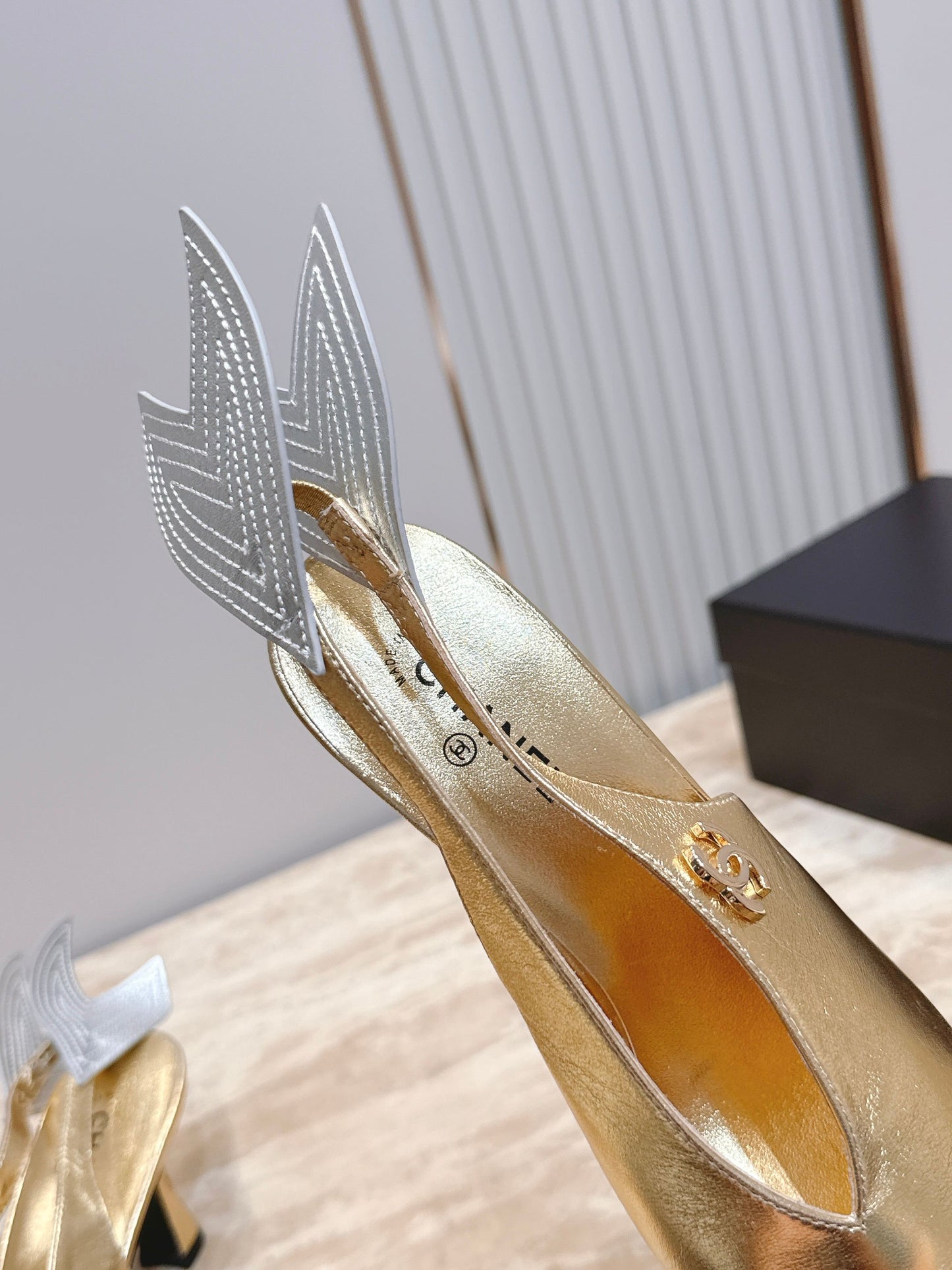 CC Métiers d’art 2026 Slingbacks 9.5cm Gold Metallic Lambskin 898983