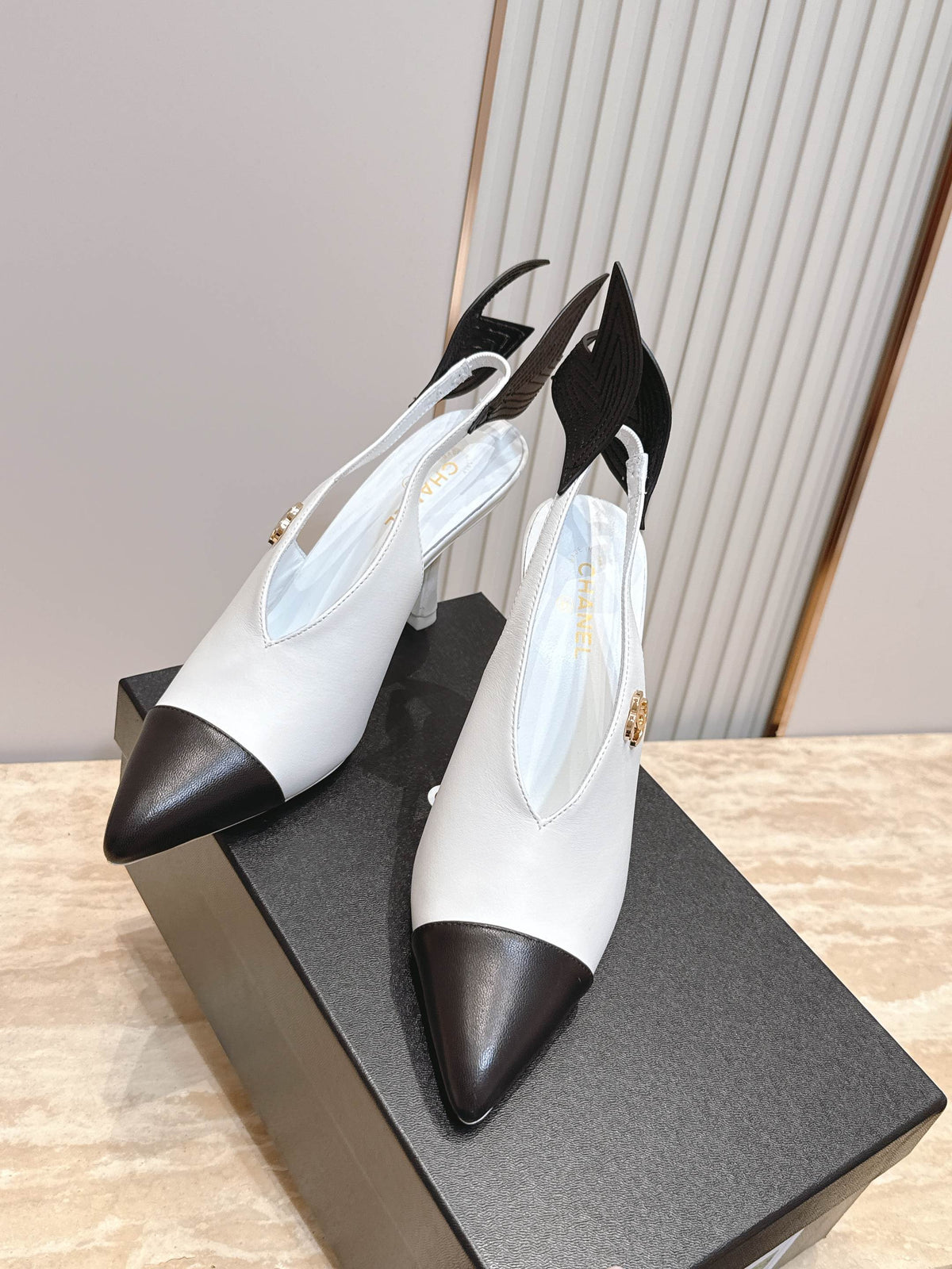 CC Métiers d’art 2026 Slingbacks 9.5cm White Lambskin 898979
