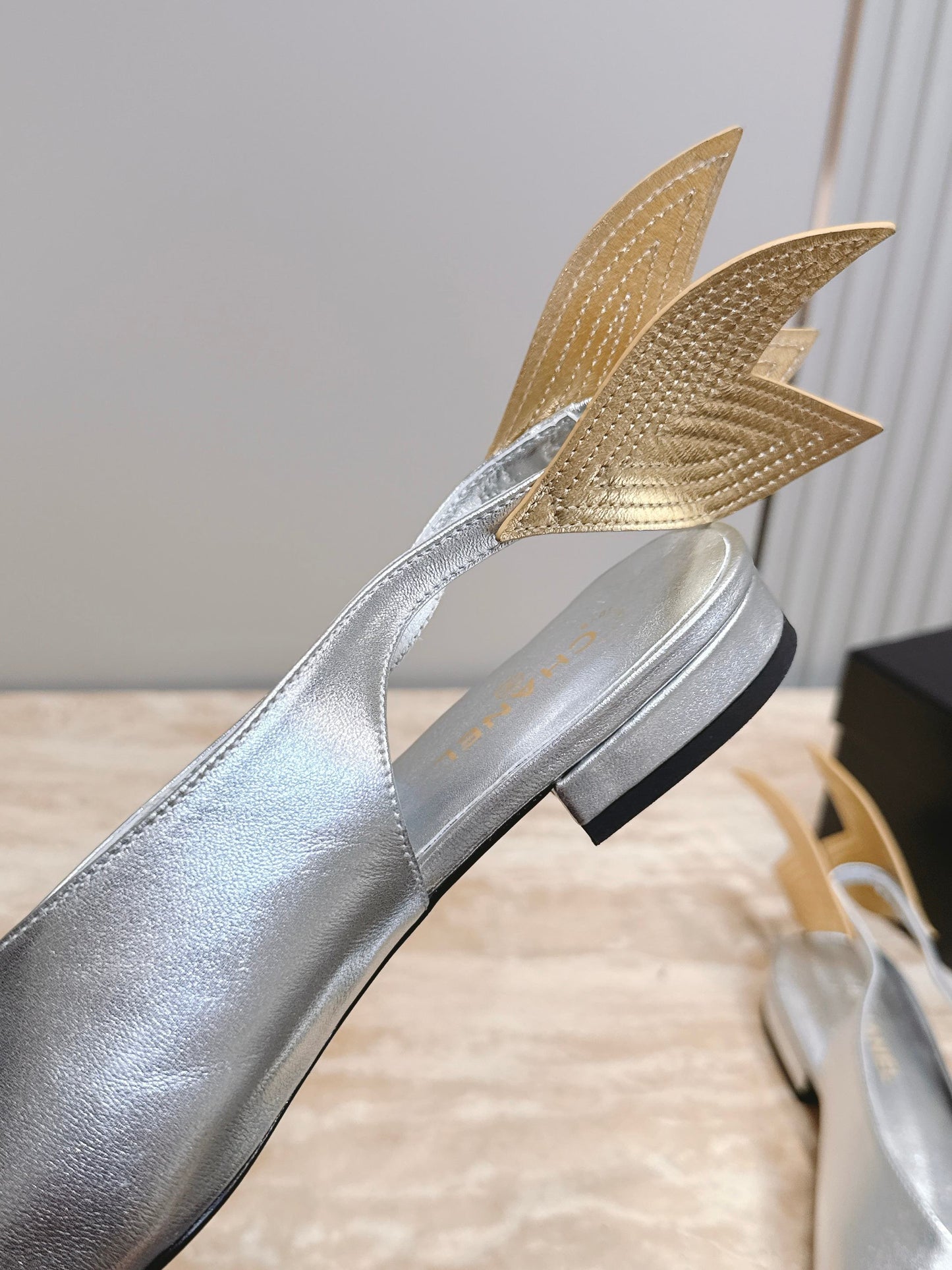 CC Métiers d'Art 2026 Slingback Flats Silver Metallic Lambskin 898973