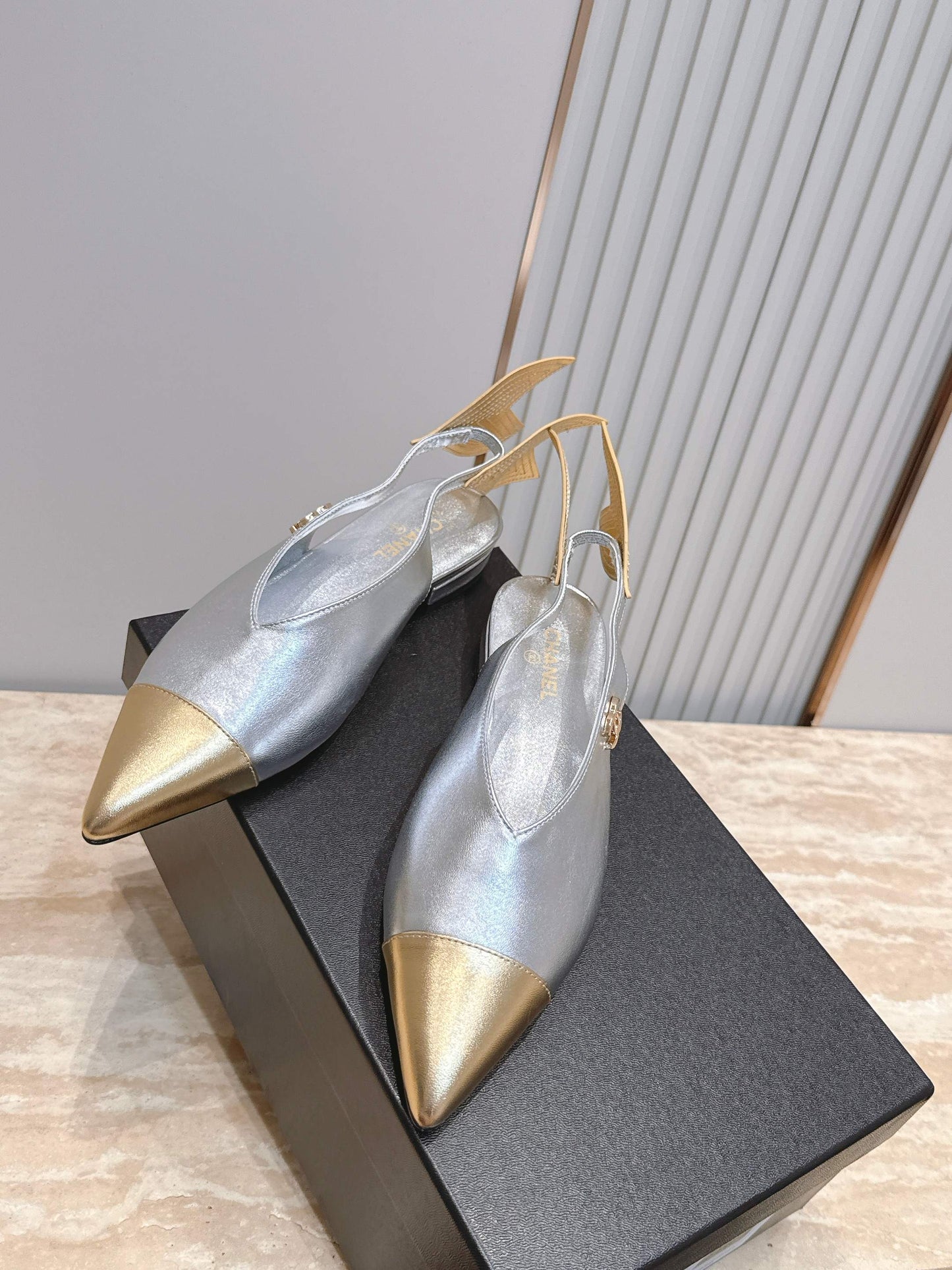 CC Métiers d'Art 2026 Slingback Flats Silver Metallic Lambskin 898973