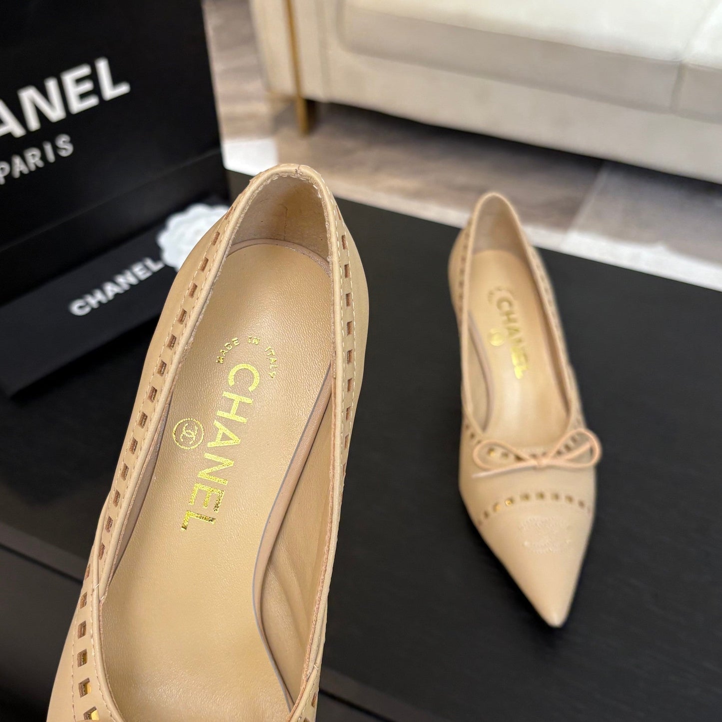 CC Bow Pointed Toe Pumps 6.5cm Beige Leather 912932