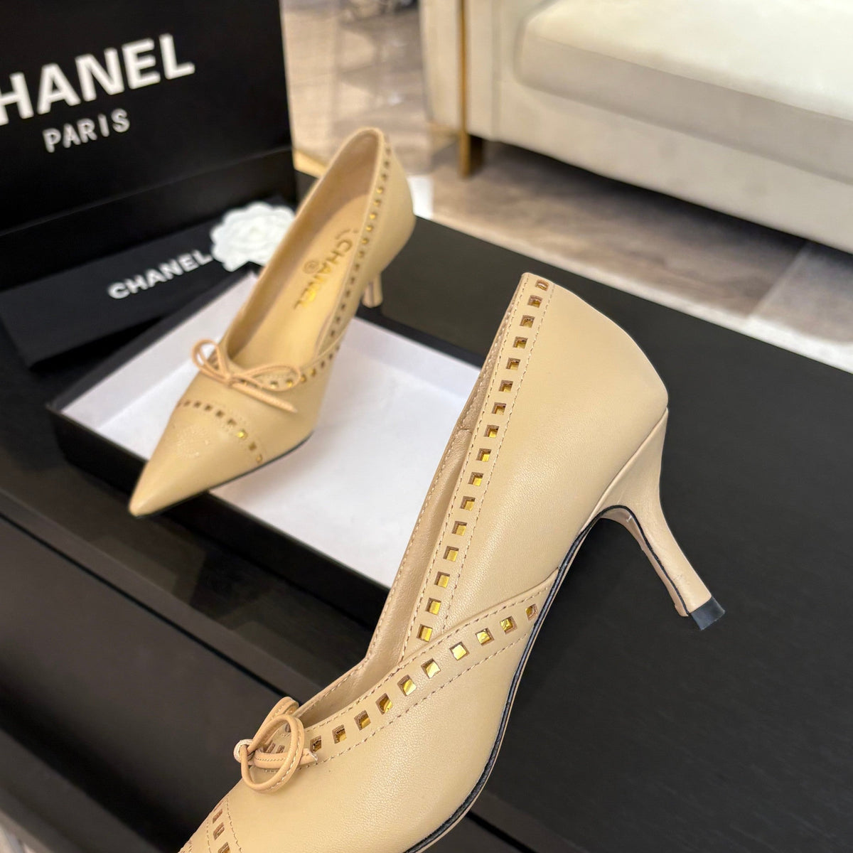 CC Bow Pointed Toe Pumps 6.5cm Beige Leather 912932