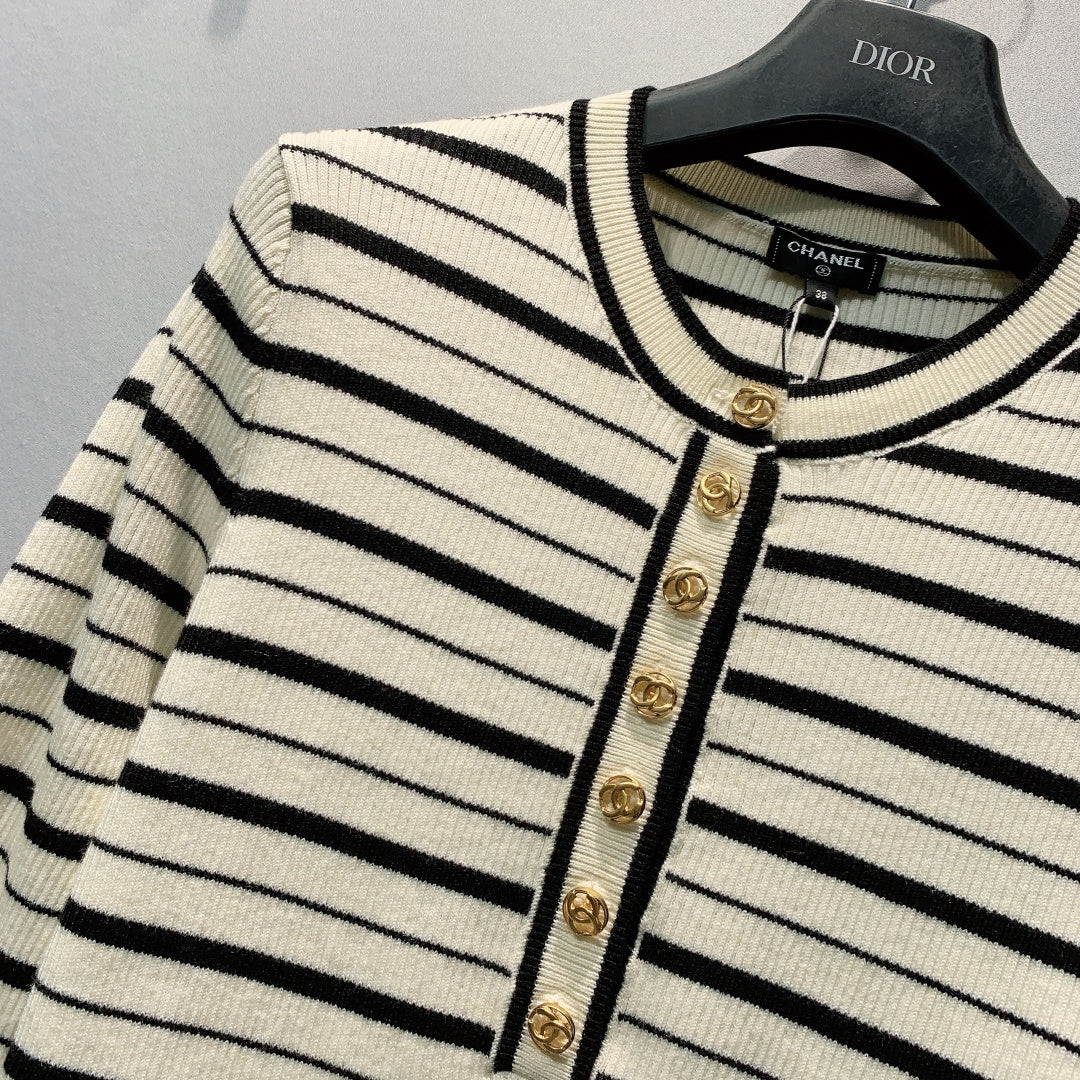 CC Striped Ribbed Knit Long Sleeve Top White Black Silk 411322