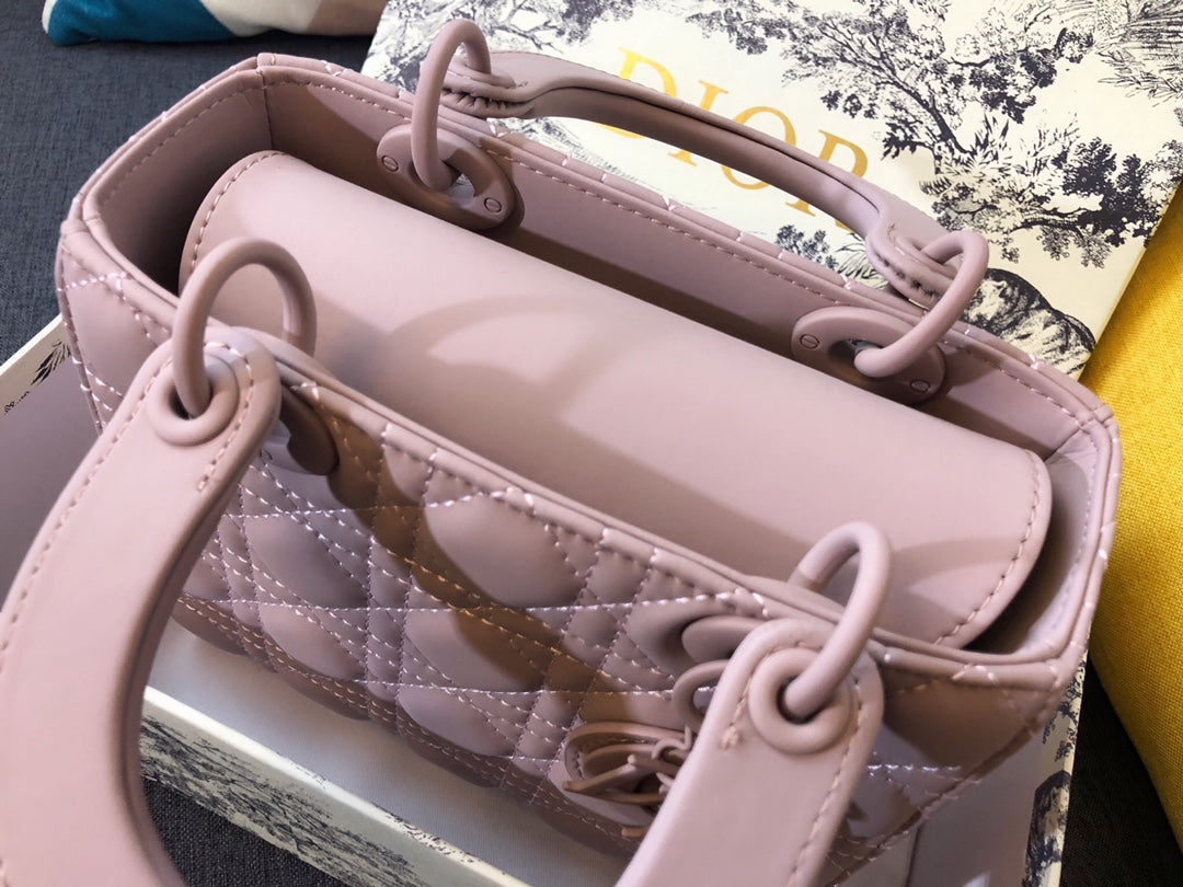 MEDIUM LADY 20 BAG IN LIGHT PINK CALFSKIN