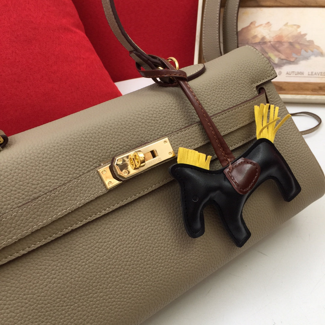HM SHOULDER BAG 35 SAND TOGO GOLD HARDWARE