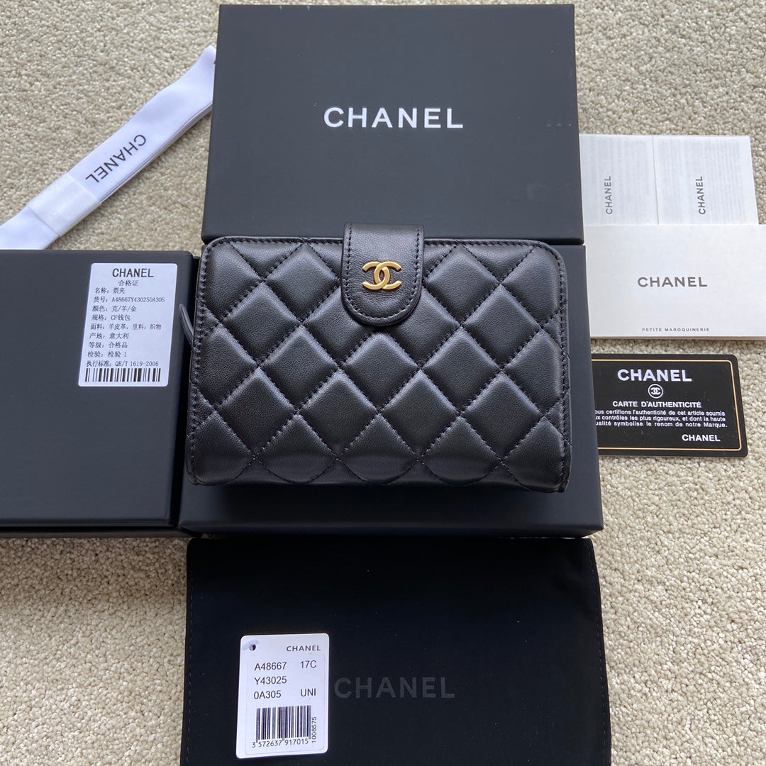 CC A48667 Zip Pocket Wallet Black Sheepskin GHW 229762