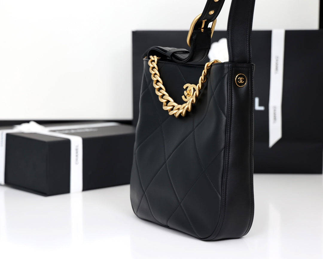 CC 21s  Easy Mood Hobo Quilted 28cm Black Cowhide GHW