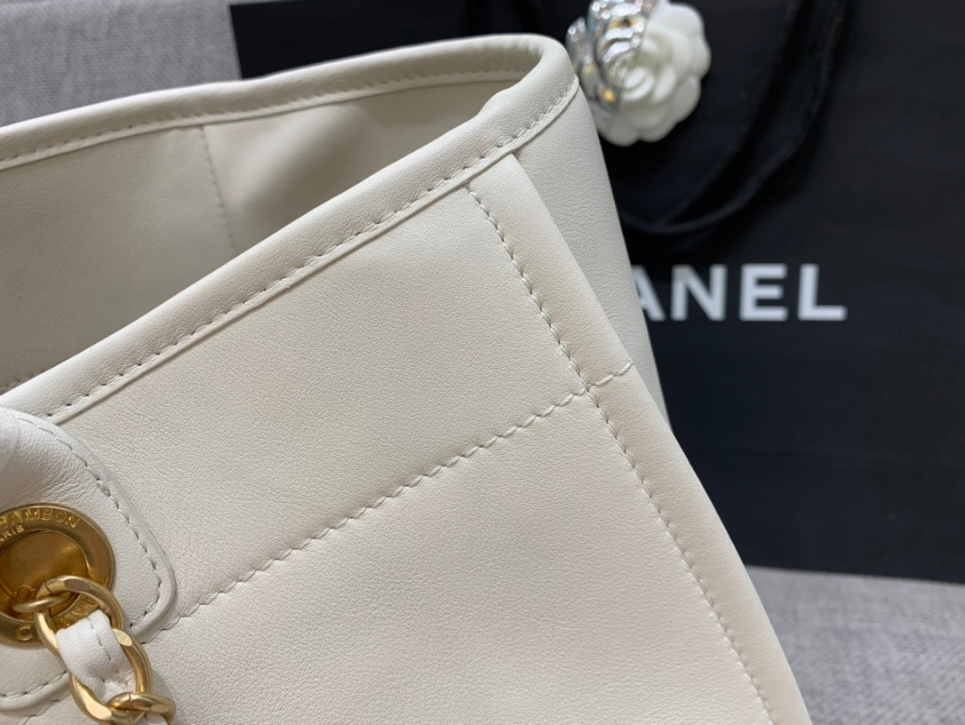 CC DEAUVILLE TOTE BAG 39CM WHITE CALFSKIN MULTICOLOR LOGO