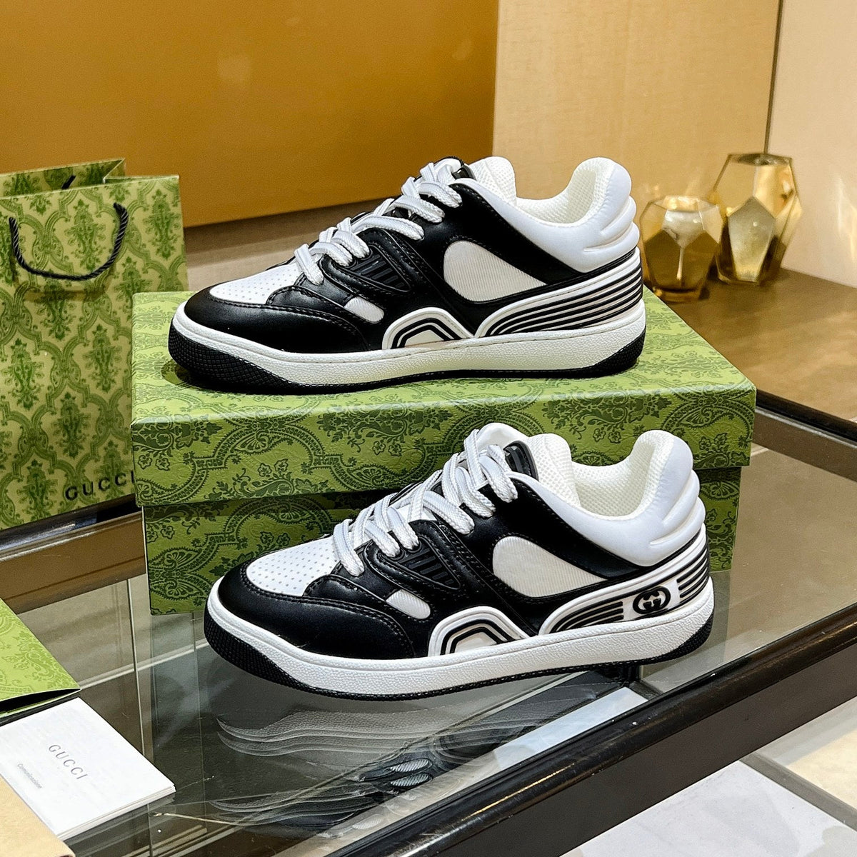 GG Basket Low Trainers White Black Leather 816635
