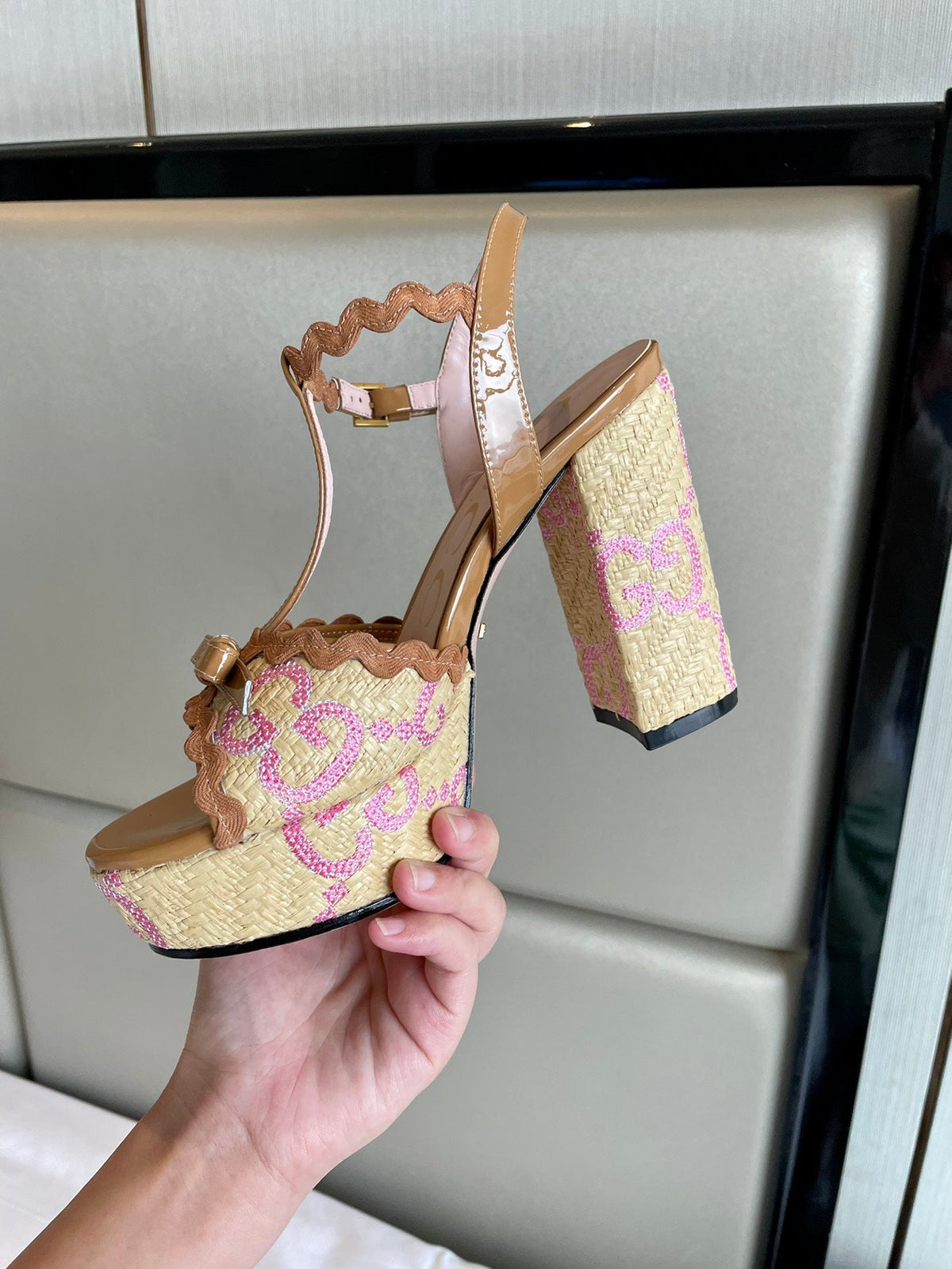 GG Kertu Platform Sandals 12cm Beige Raffia Leather 695693