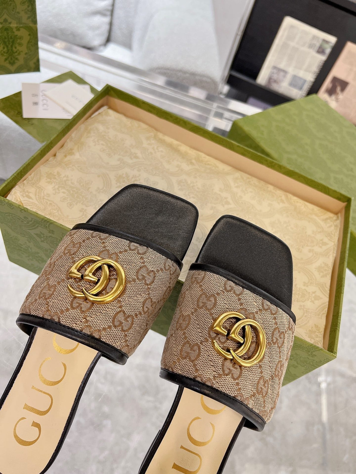 GG EXCLUSIVE SLIDE SANDAL BLACK AND BROWN FABRIC