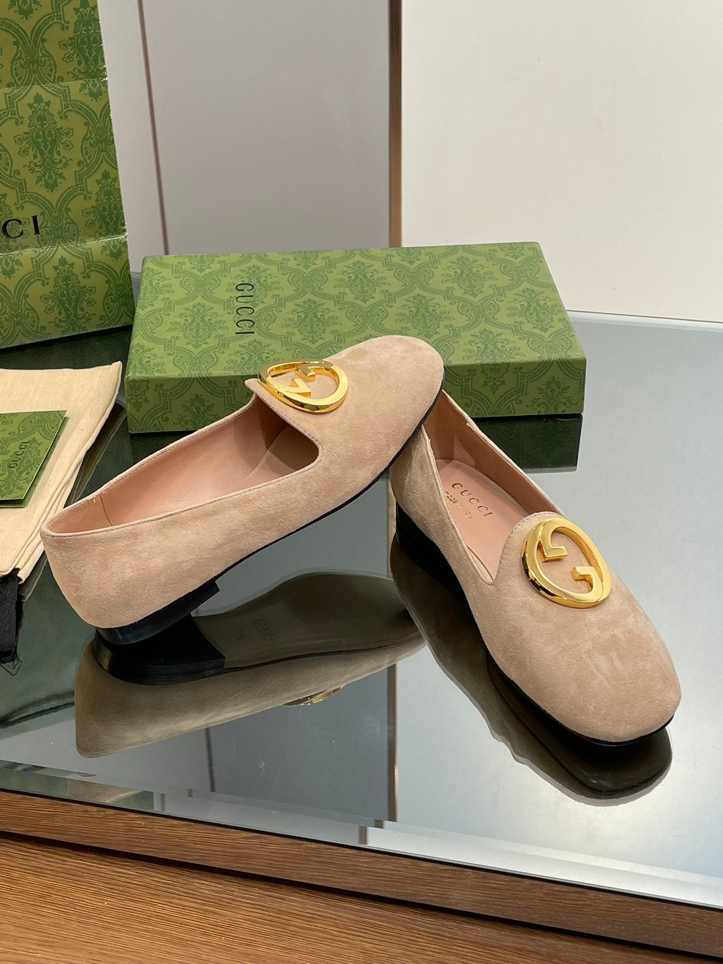 BLONDIE LOGO-PLAQUE LOAFERS IN ECRU BEIGE SUEDE