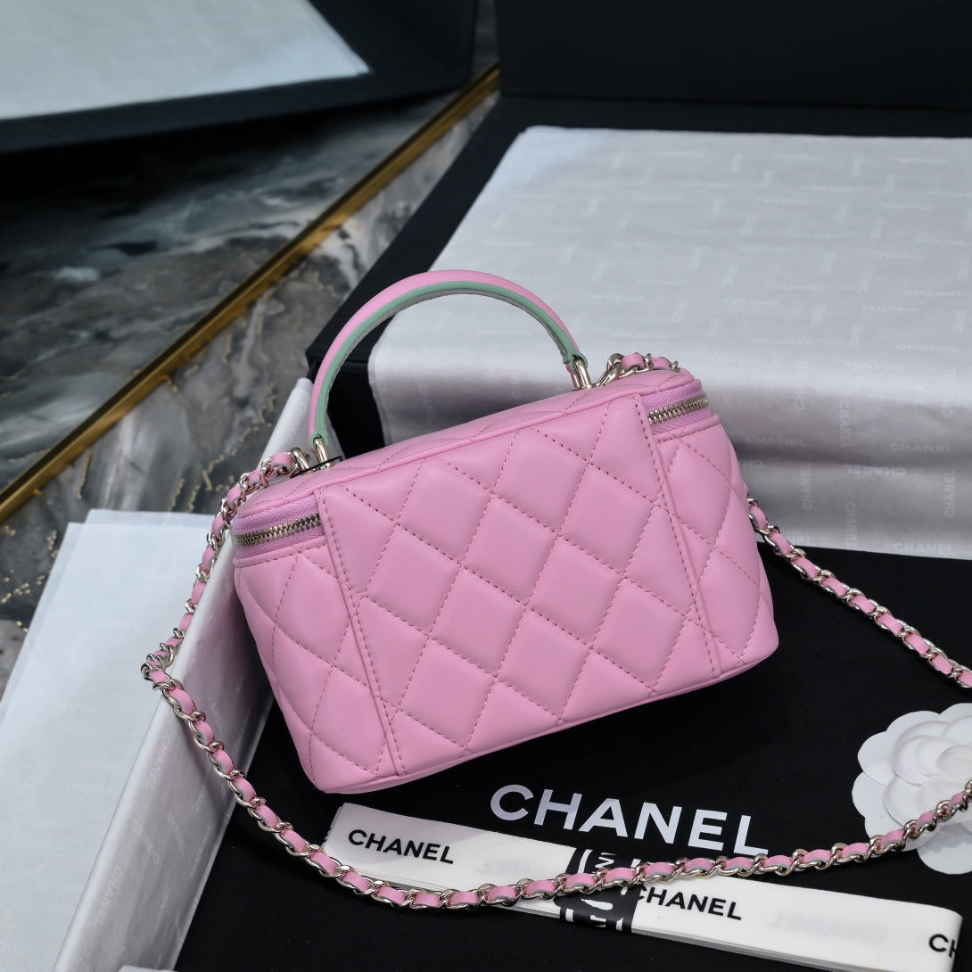CC 26s Vanity Case Deep Pink Quilted Lambskin 286280