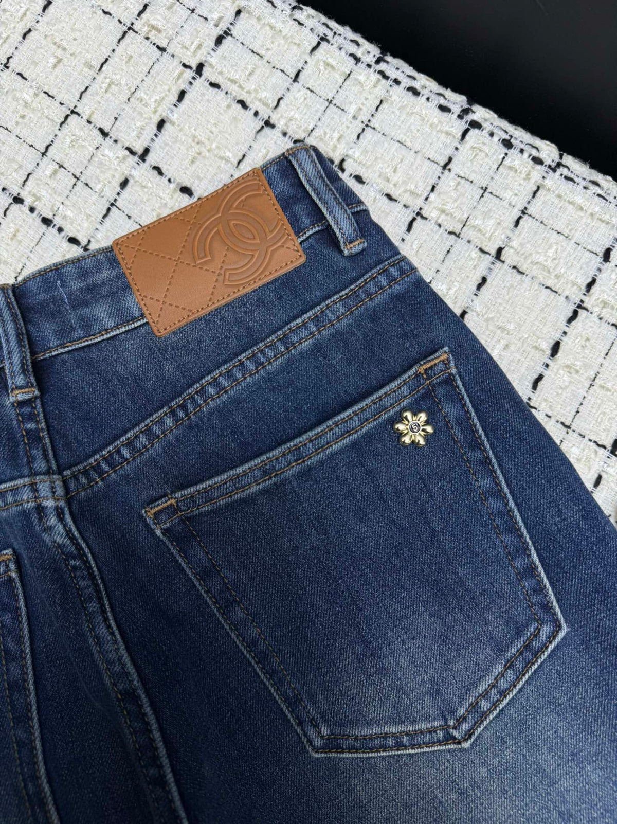CC 26s Straight-Leg Jeans 760