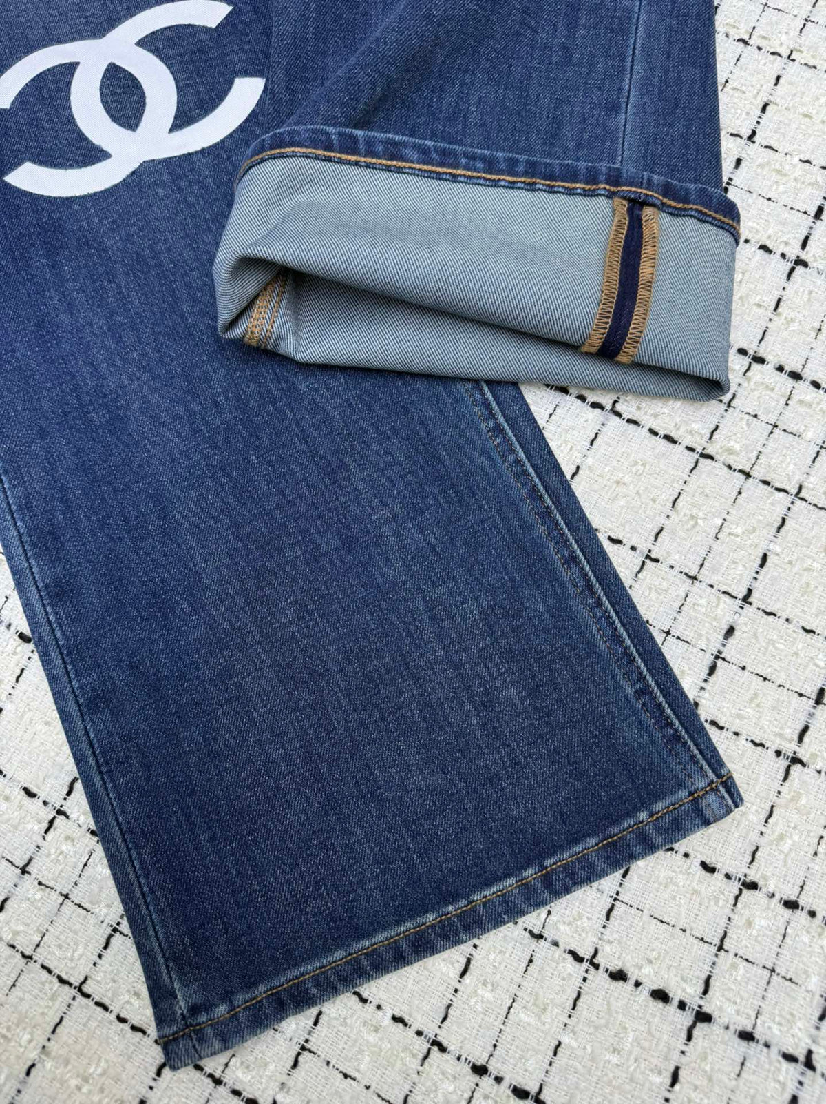 CC 26s Straight-Leg Jeans 760