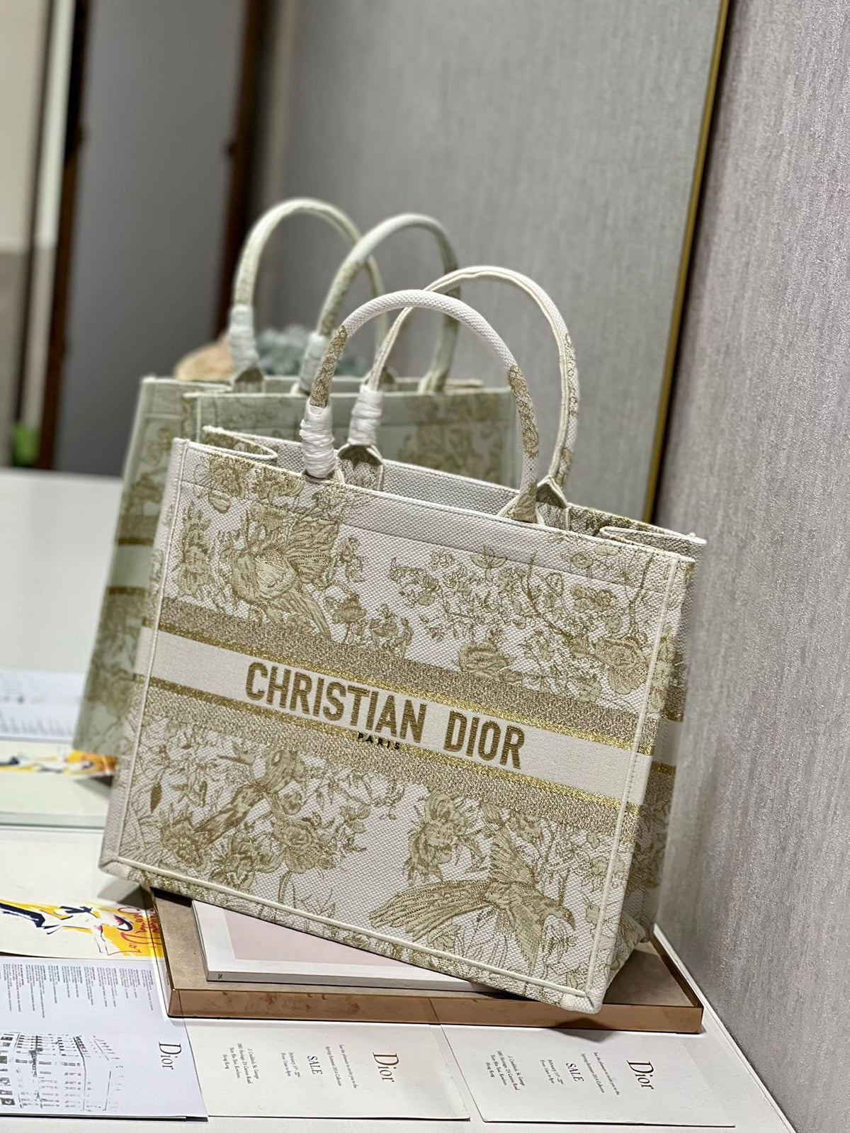 CD Golden Magpie Book Tote 42cm Bag Canvas 336588