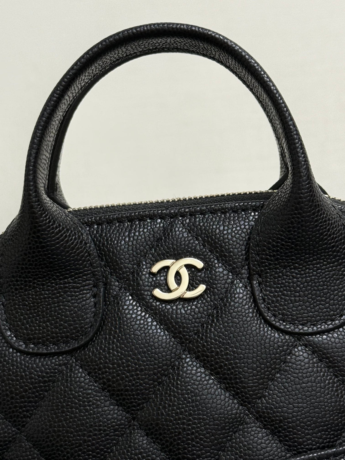 CC 25A Shell Bag Phone Case Black Caviar