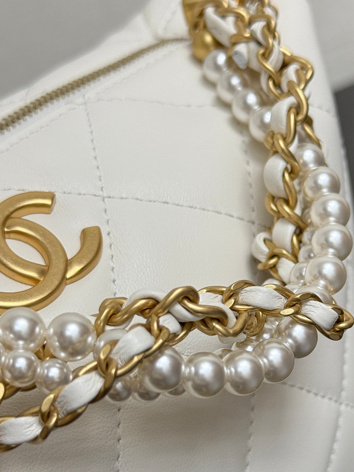 Chanel 2026 Matelassé Pearl Chain Bag White Lambskin