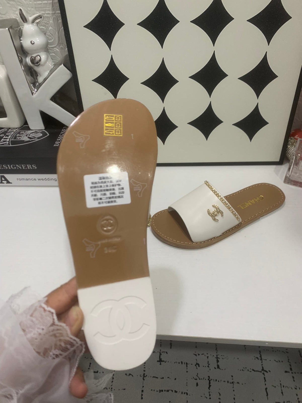 CC 2026 Slippers White Brown Cowhide 668088