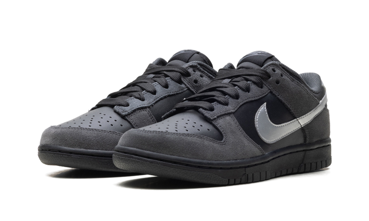 Dunk Low WMNS "Anthracite / Metallic Silver" II7636 001