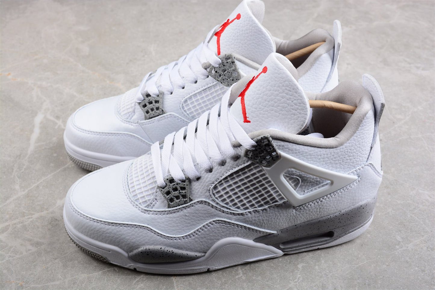 AIR JORDAN 4  WHITE OREO