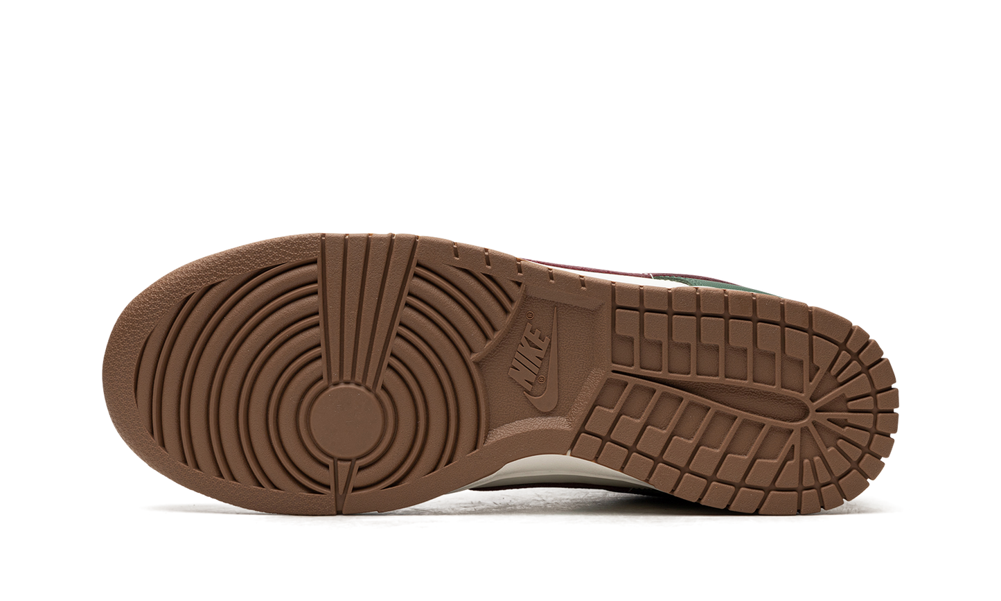 Dunk Low Retro "Gorge Green / Team Red" FB7160 161