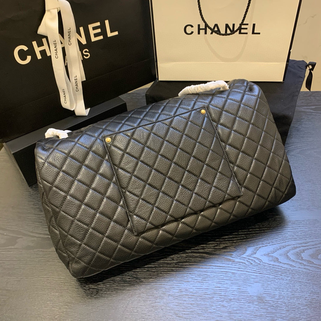 Classic Bag 91169 46cm black calfskin gold hardware