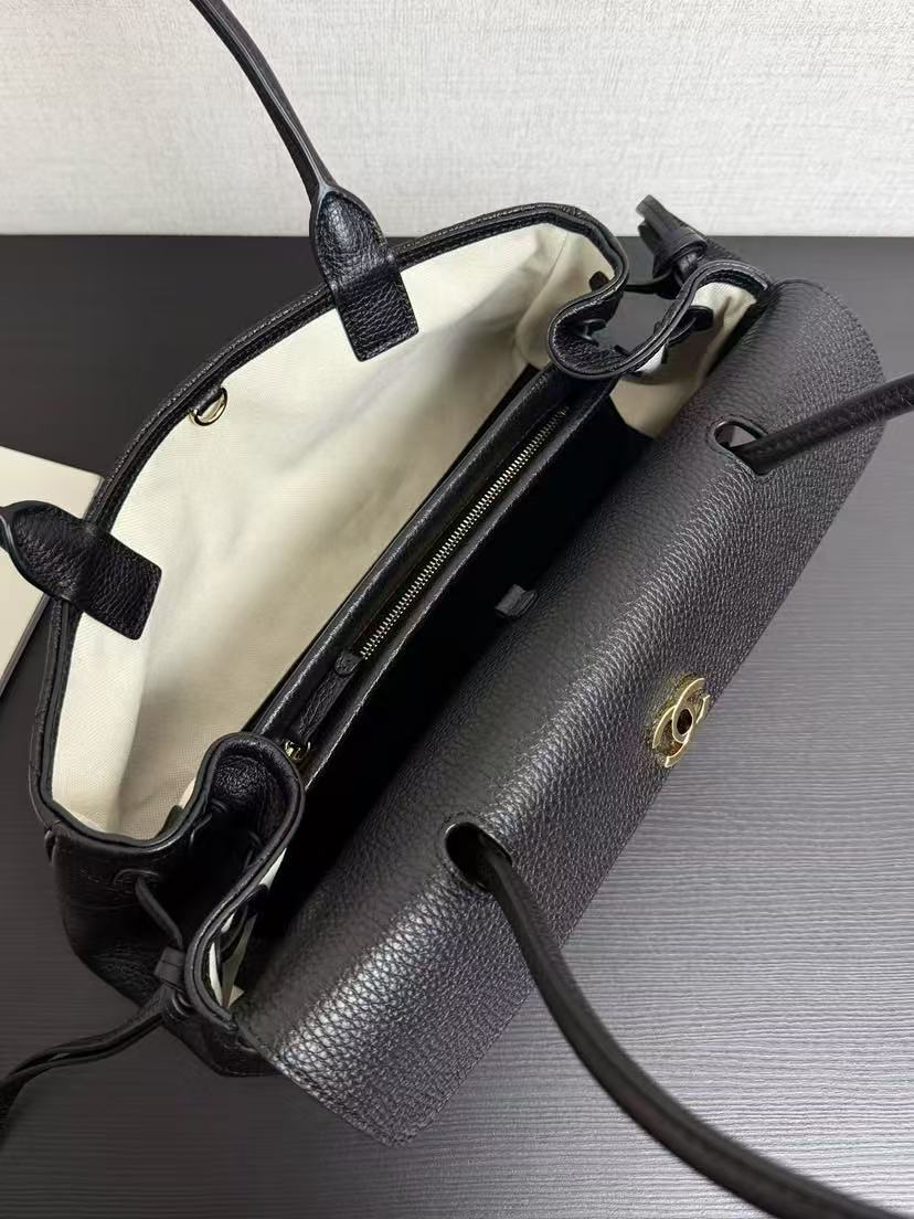 CC 26ss Small Shopping Bag 30.5cm Black Grain Leather