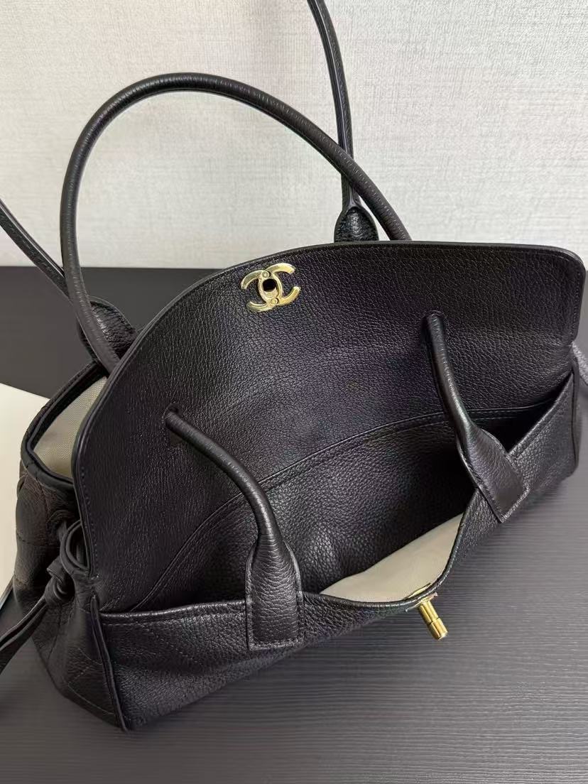 CC 26ss Small Shopping Bag 30.5cm Black Grain Leather