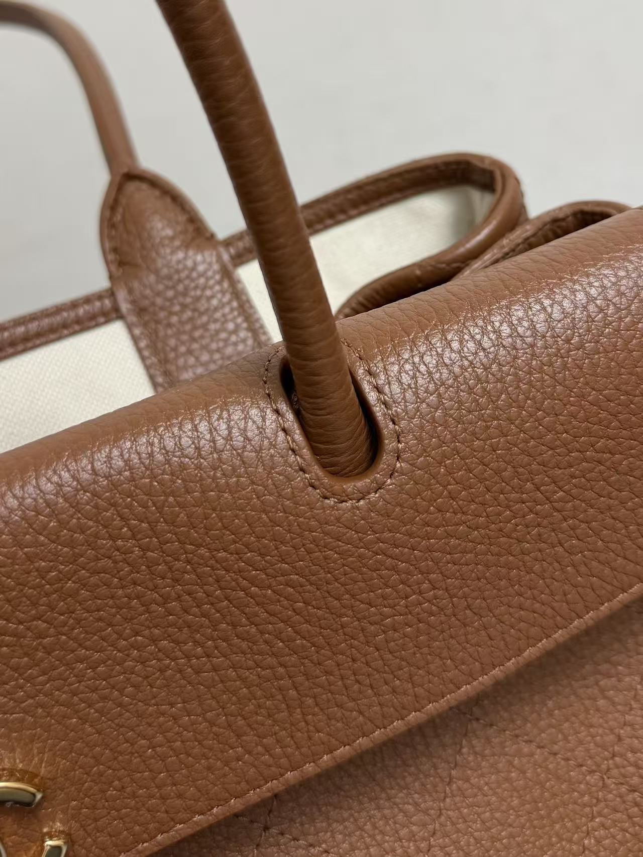 CC 26ss Small Shopping Bag 30.5cm Brown Grain Leather