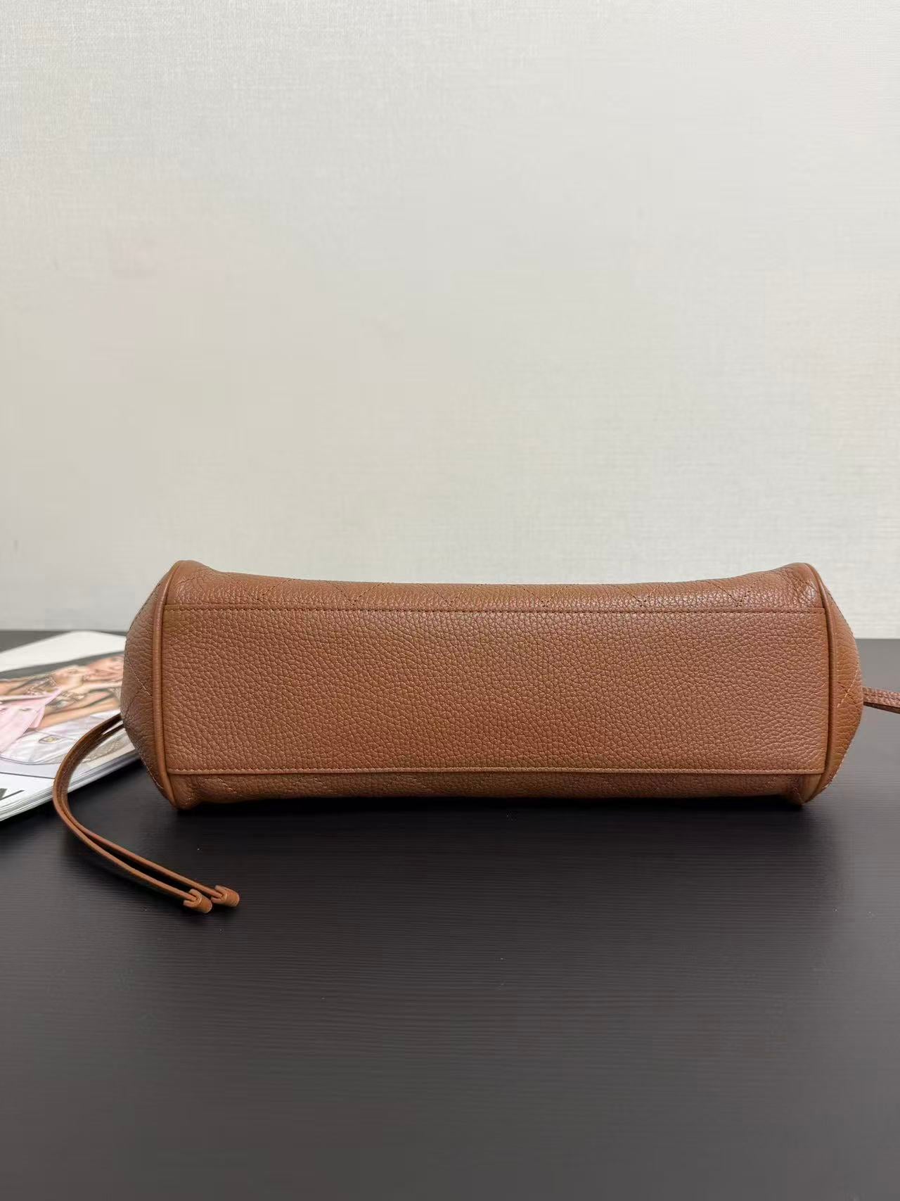 CC 26ss Small Shopping Bag 30.5cm Brown Grain Leather