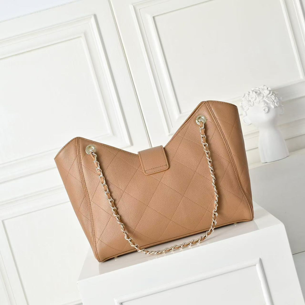 CC Maxi Shopping Bag Brown Grain Calfskin