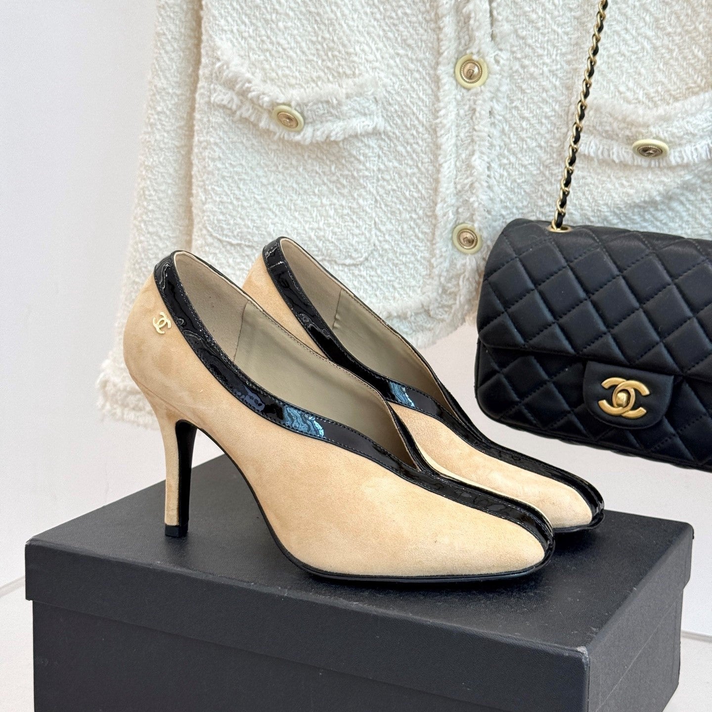 CC 2026 Pumps Beige Black Suede Patent Leather