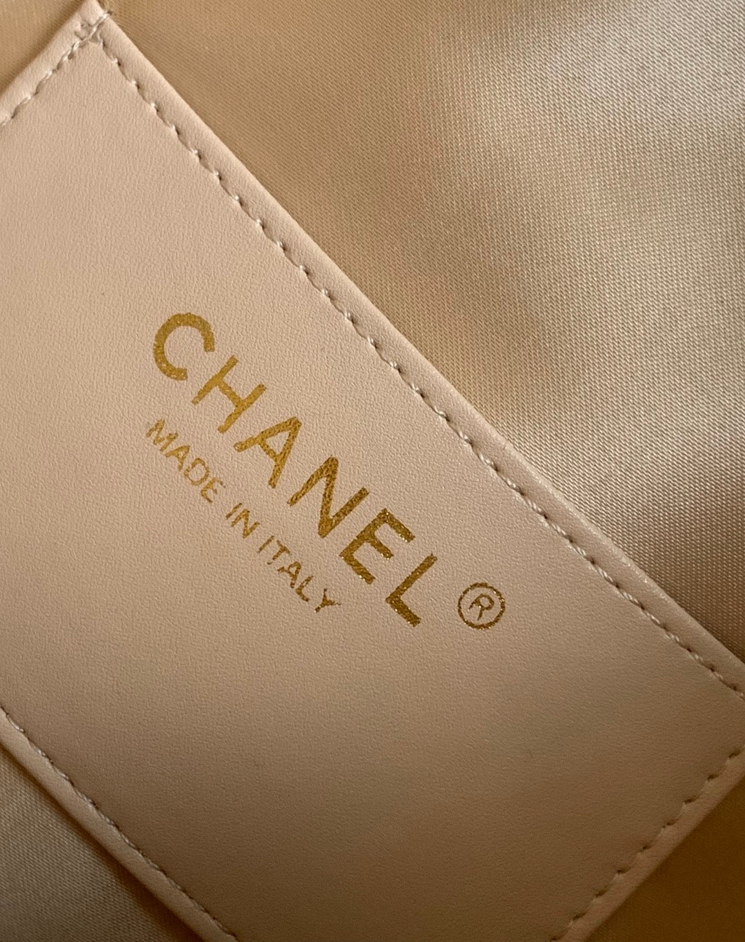 CC 25 Hobo Bag 26cm Gold Metallic Grained Calfskin