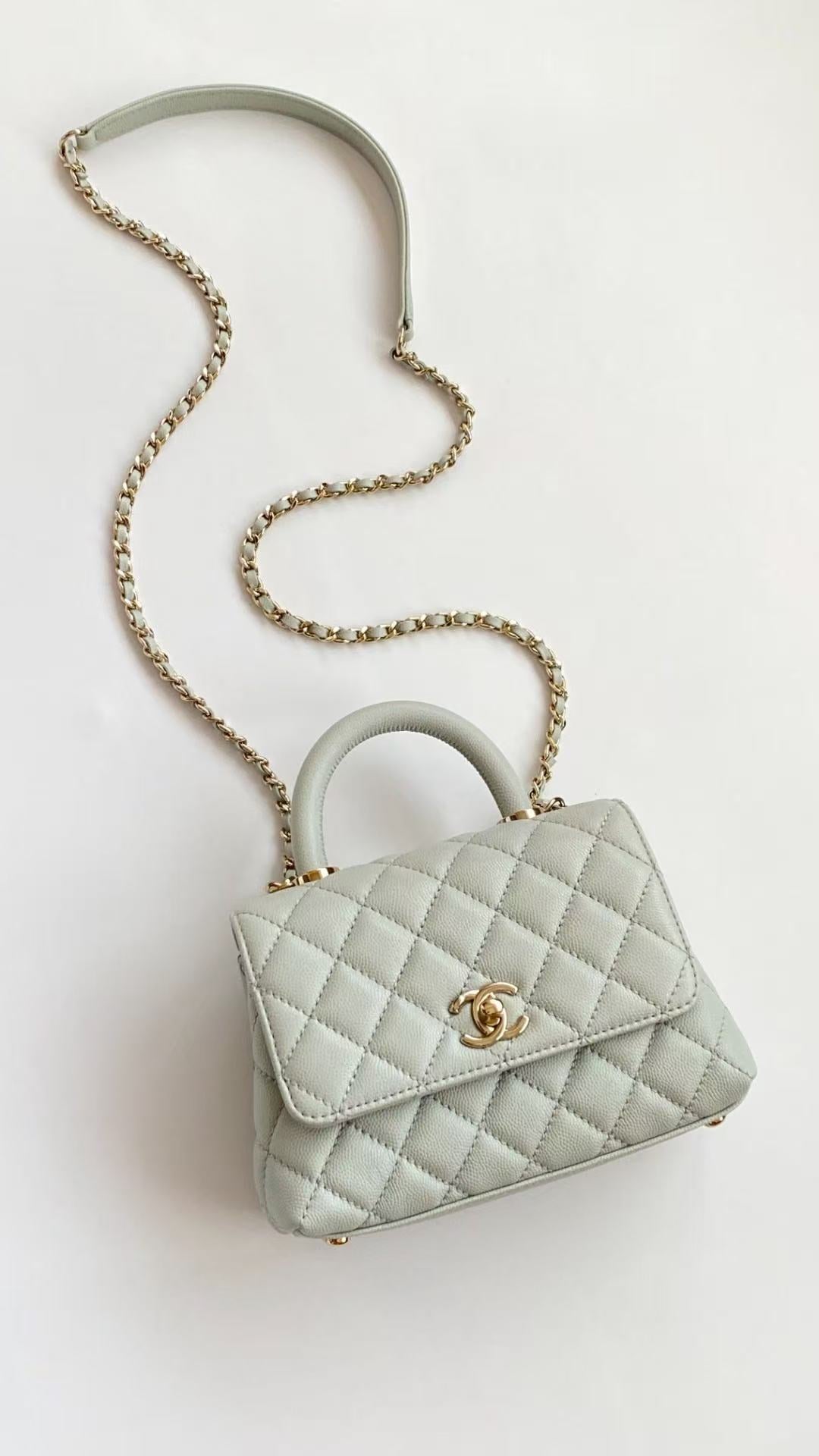 CC 25s Handle Bag 19 White Caviar Gold Hardware