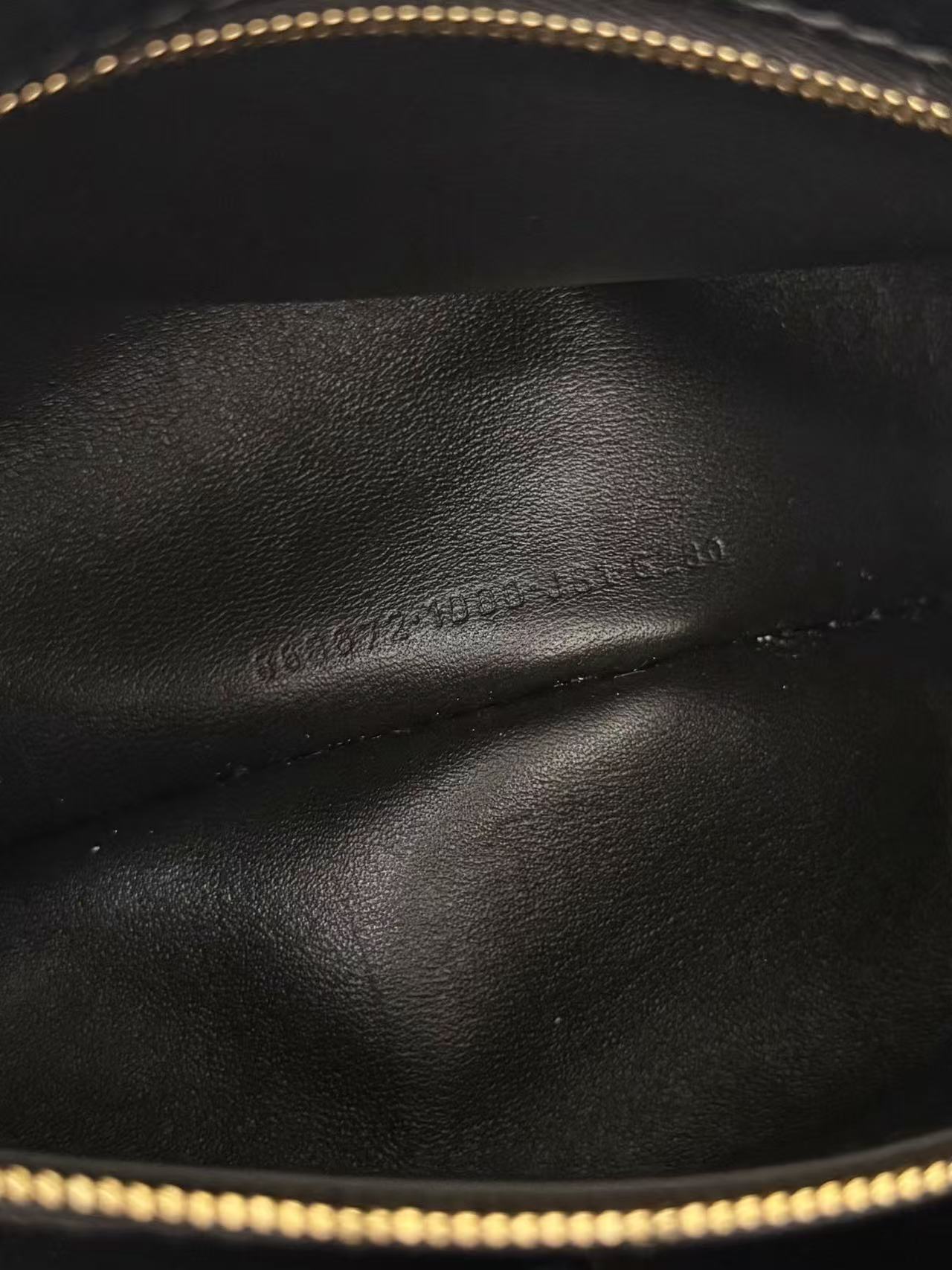 Clicca Shoulder Bag Medium Black Arena Lambskin