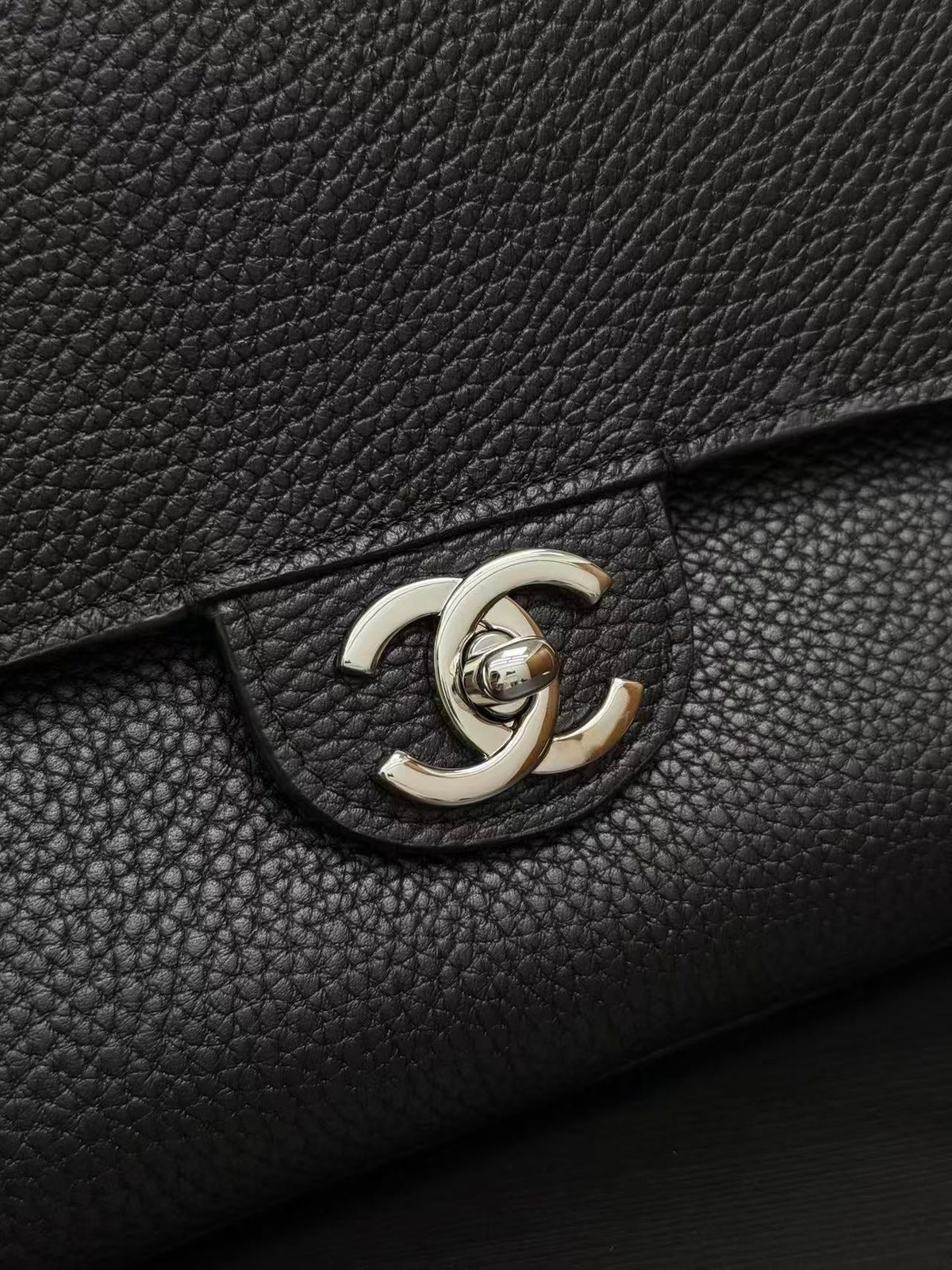 Chanel 2026 Maxi Flap Bag 29cm Black Calfskin