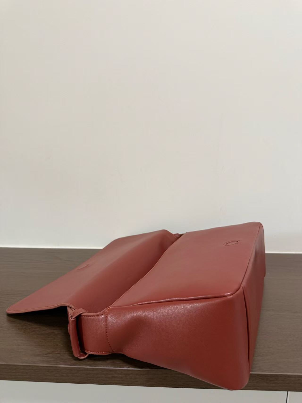 CC 26s Maxi Messenger Bag Brown Lambskin