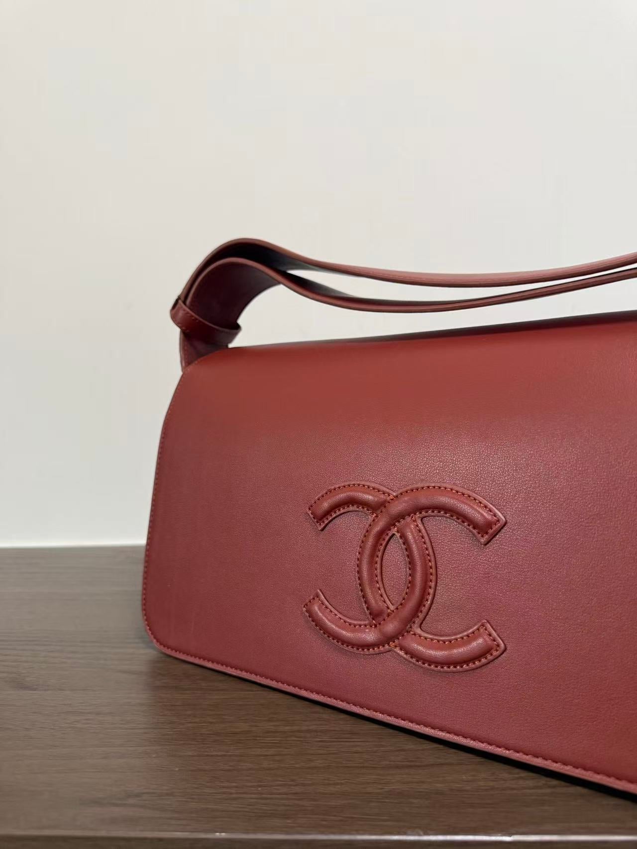 CC 26s Maxi Messenger Bag Brown Lambskin