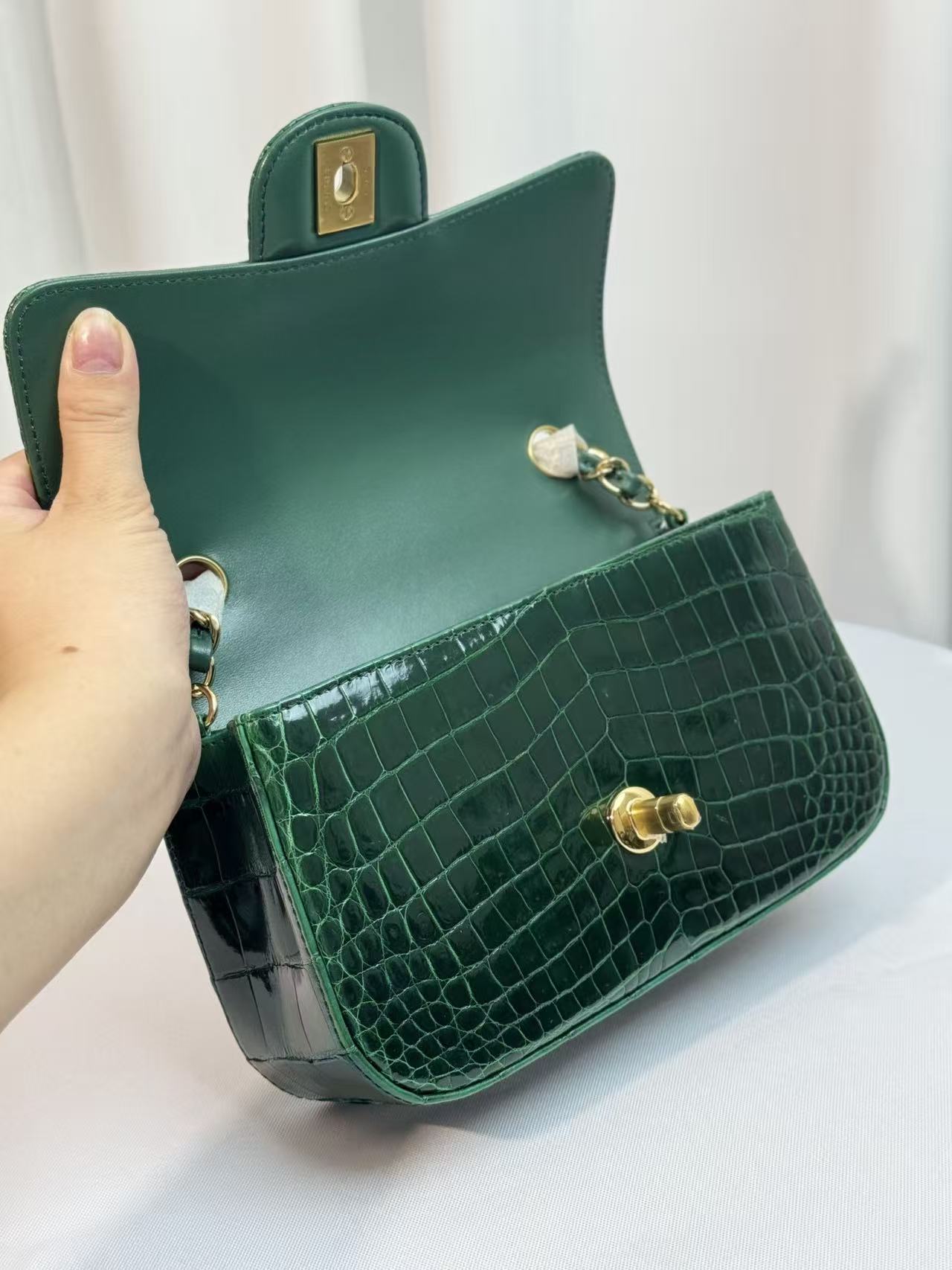 CC Mini Flap Bag 20cm Teal Green Crocodile (Need production time)