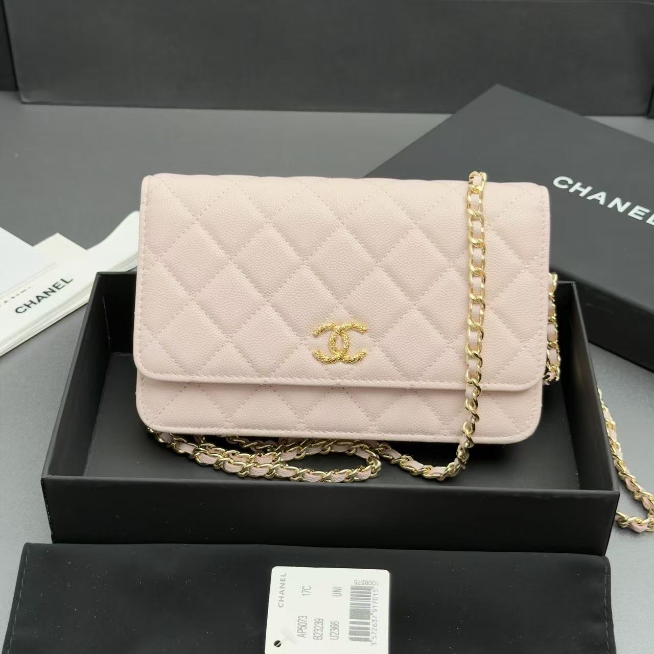 CC 26s WOC 19cm Light Pink Caviar Gold Hardware