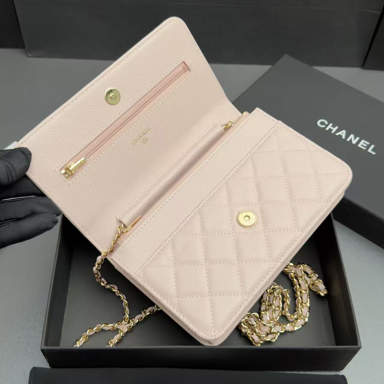 CC 26s WOC 19cm Light Pink Caviar Gold Hardware