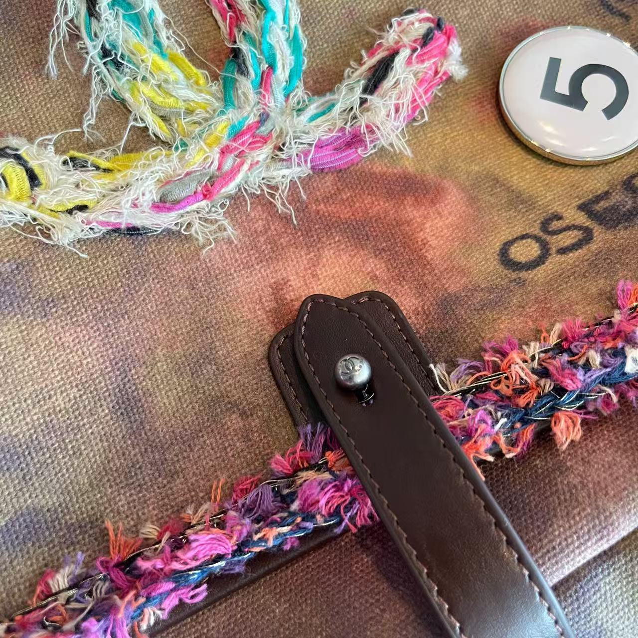 CC Graffiti On The Pavements Messenger Bag Multicolor Canvas