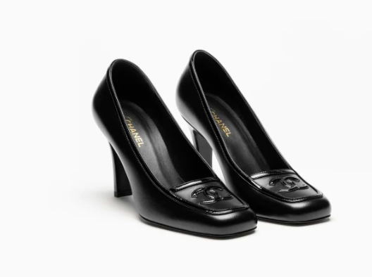 CC Fall Winter 2026 Pumps Black Lambskin Patent Calfskin