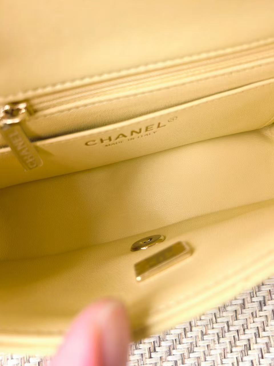CC 26s Classic Flap Bag 20cm Light Yellow Lambskin