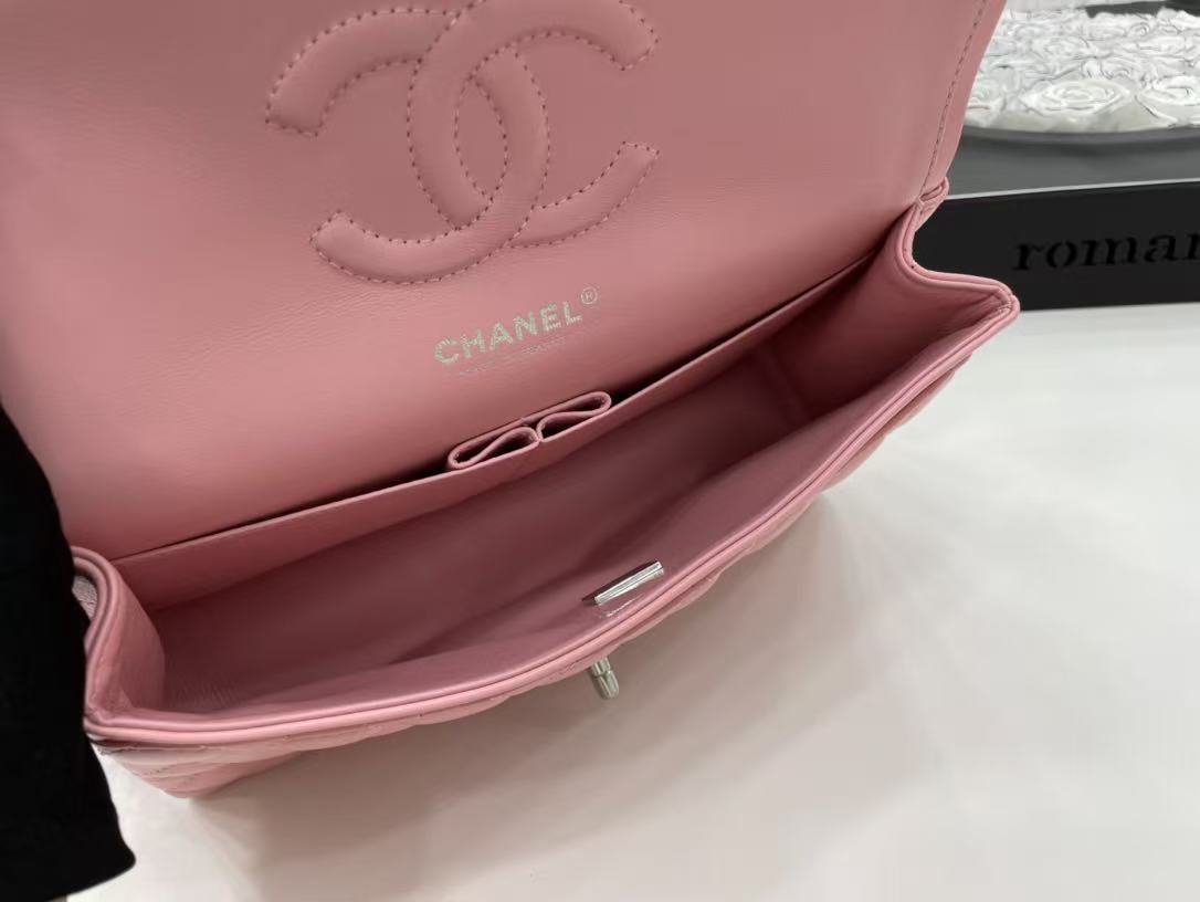 CC 26s Classic Flap Bag 20cm Light Pink Lambskin