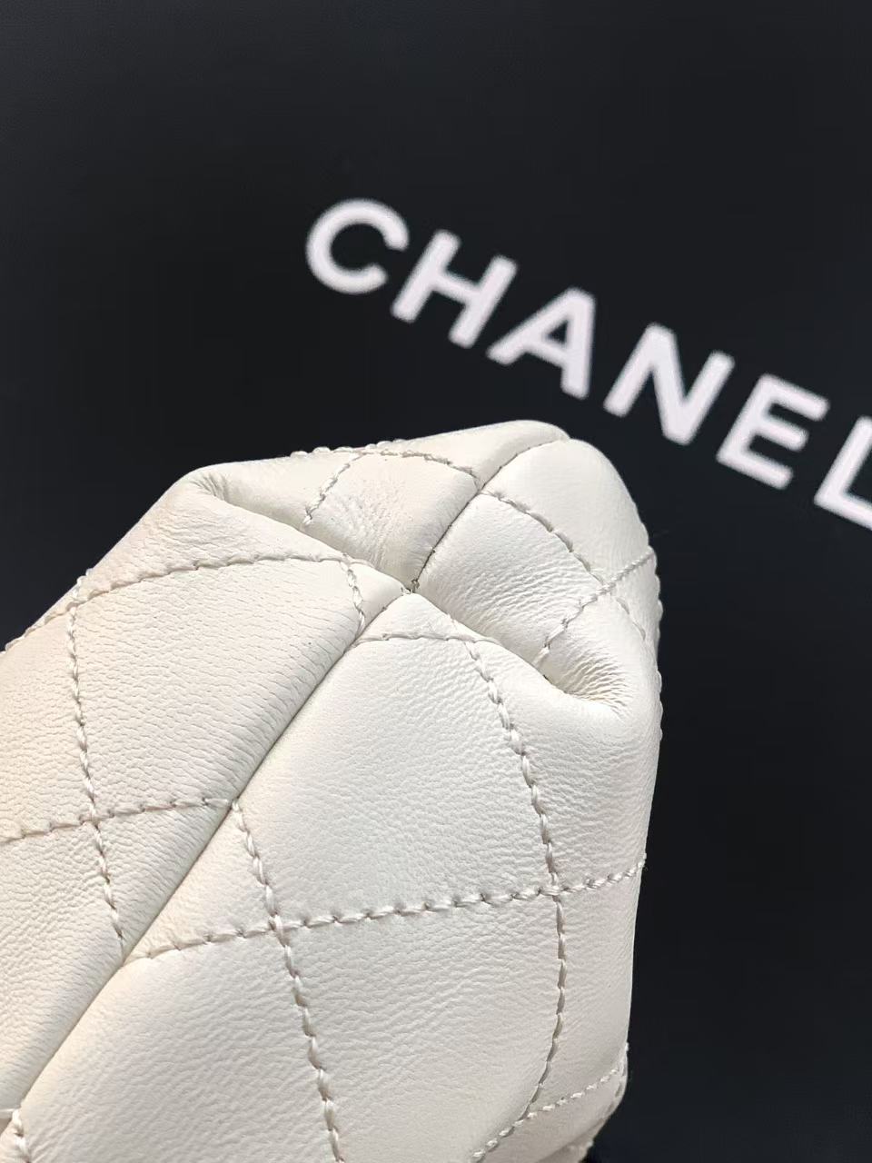 CC 25s Hobo White Quited Leather