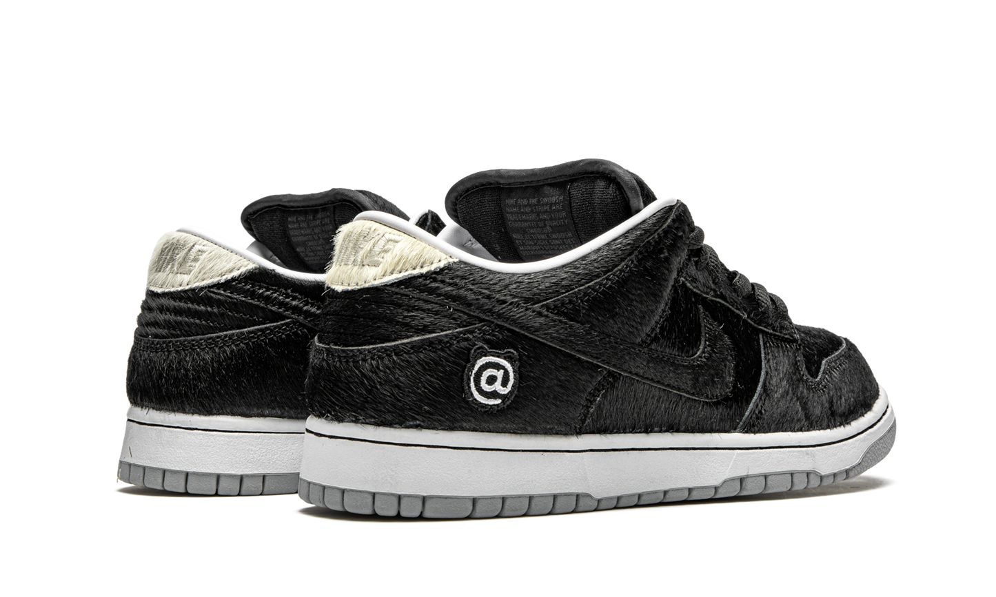 SB Dunk Low "Medicom Toy - BE@RBRICK" CZ5127 001