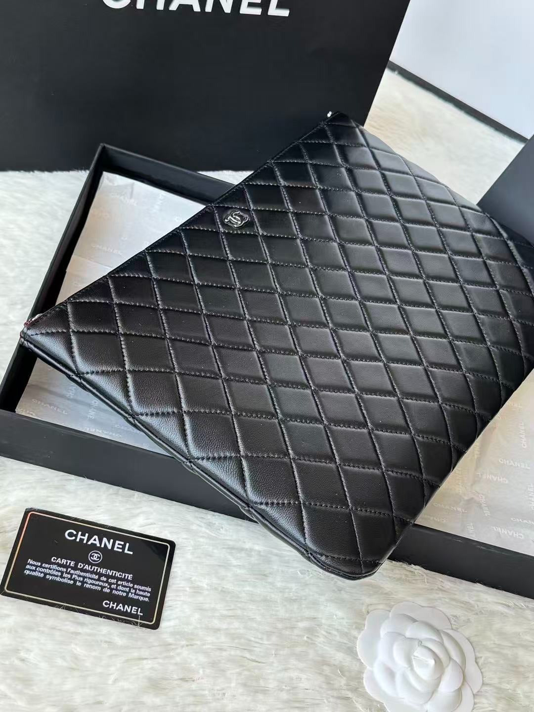 CC 26s Large 2.55 Pouch Black Caviar