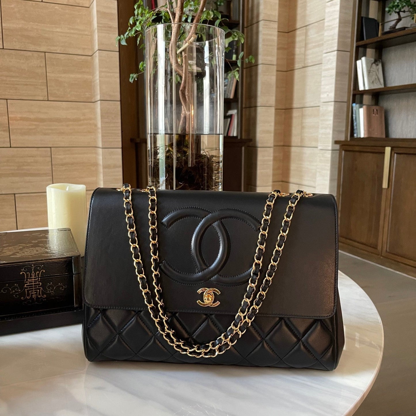 CC Vintage Embossed CC Flap Bag 33cm Cowhide